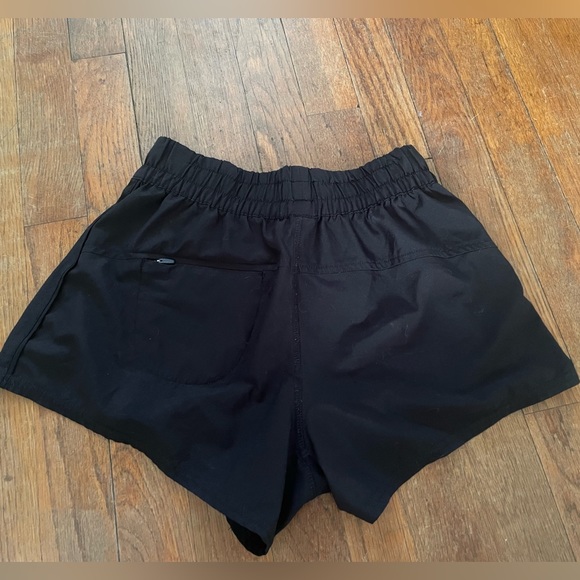 Black Vuori Dash Shorts - Picture 2 of 4